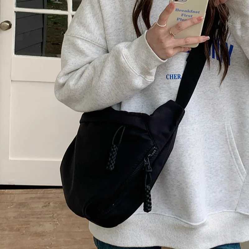 Large Capacity Nylon Crossbody Bags New Casual and Versatile Commuting Shoulder Bag Lightweight Sports Crossbody Hobos BagXJ250610