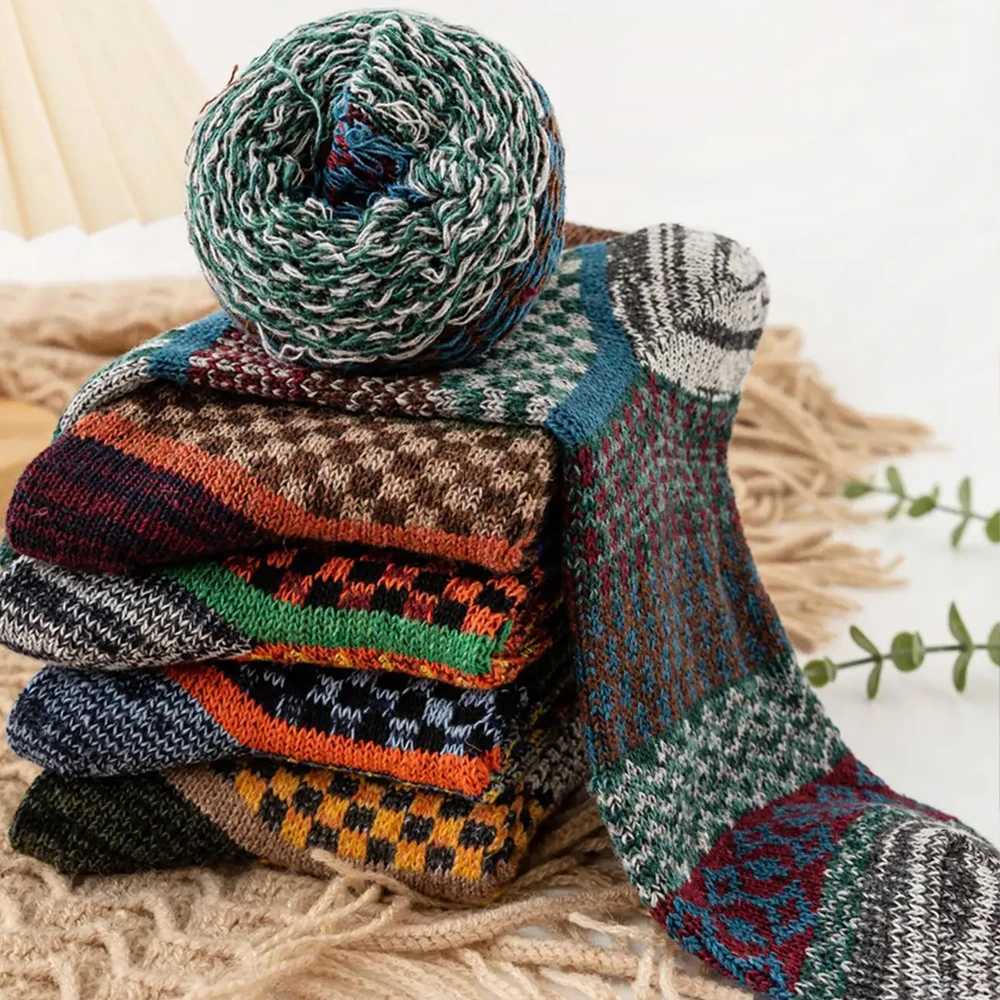 5 Pairs Winter Mens Socks Thick Warm Socks Retro Style Colorful Fashion Men Socks For Snow Boots Z250610