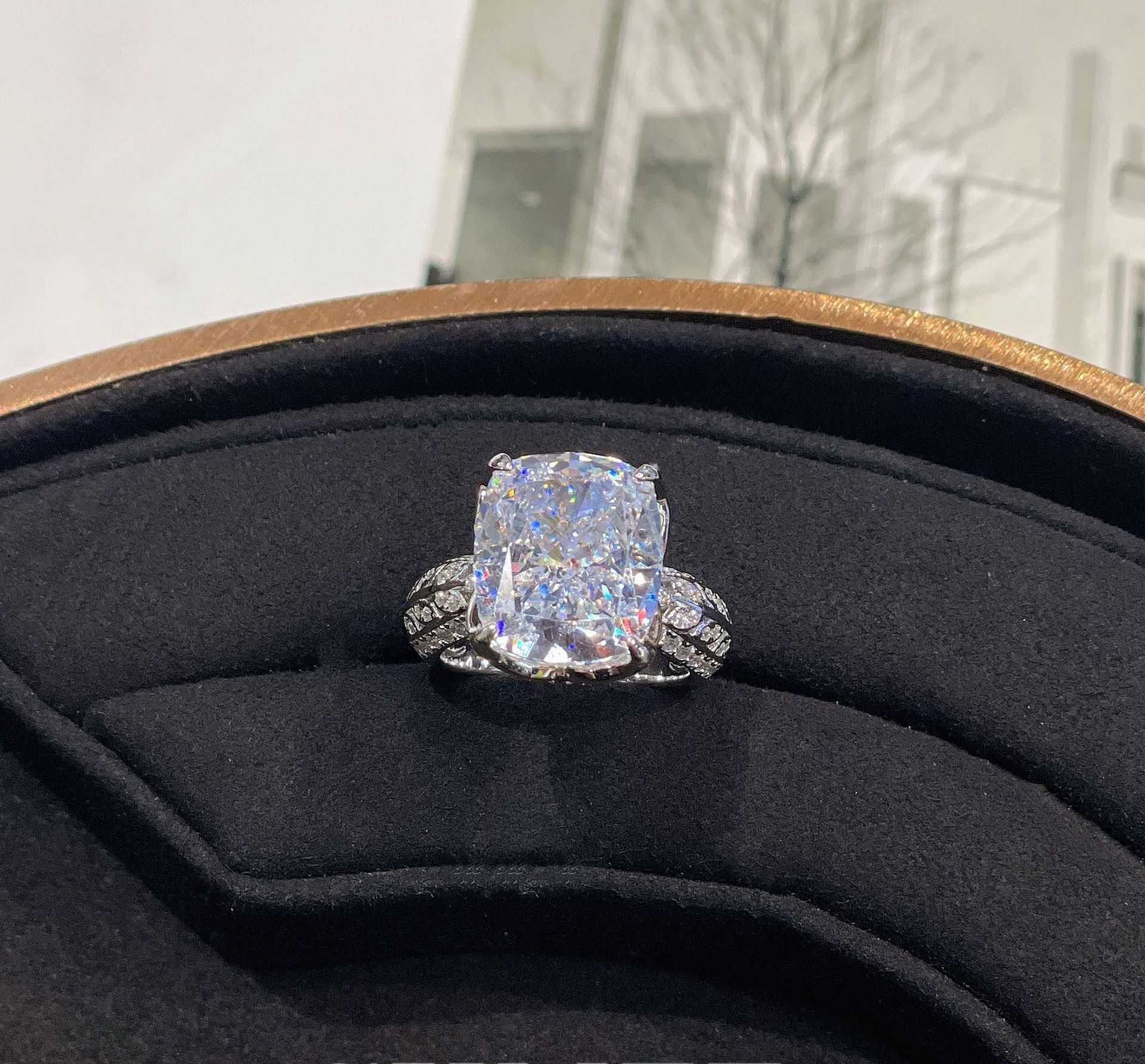 Choucong Gorgeous Wedding Rings Luxury Jewelry 925 Sterling Silver Ice Cut White Lab Moissanite Diamond Sparkling Eternity Party Women Engagement Band