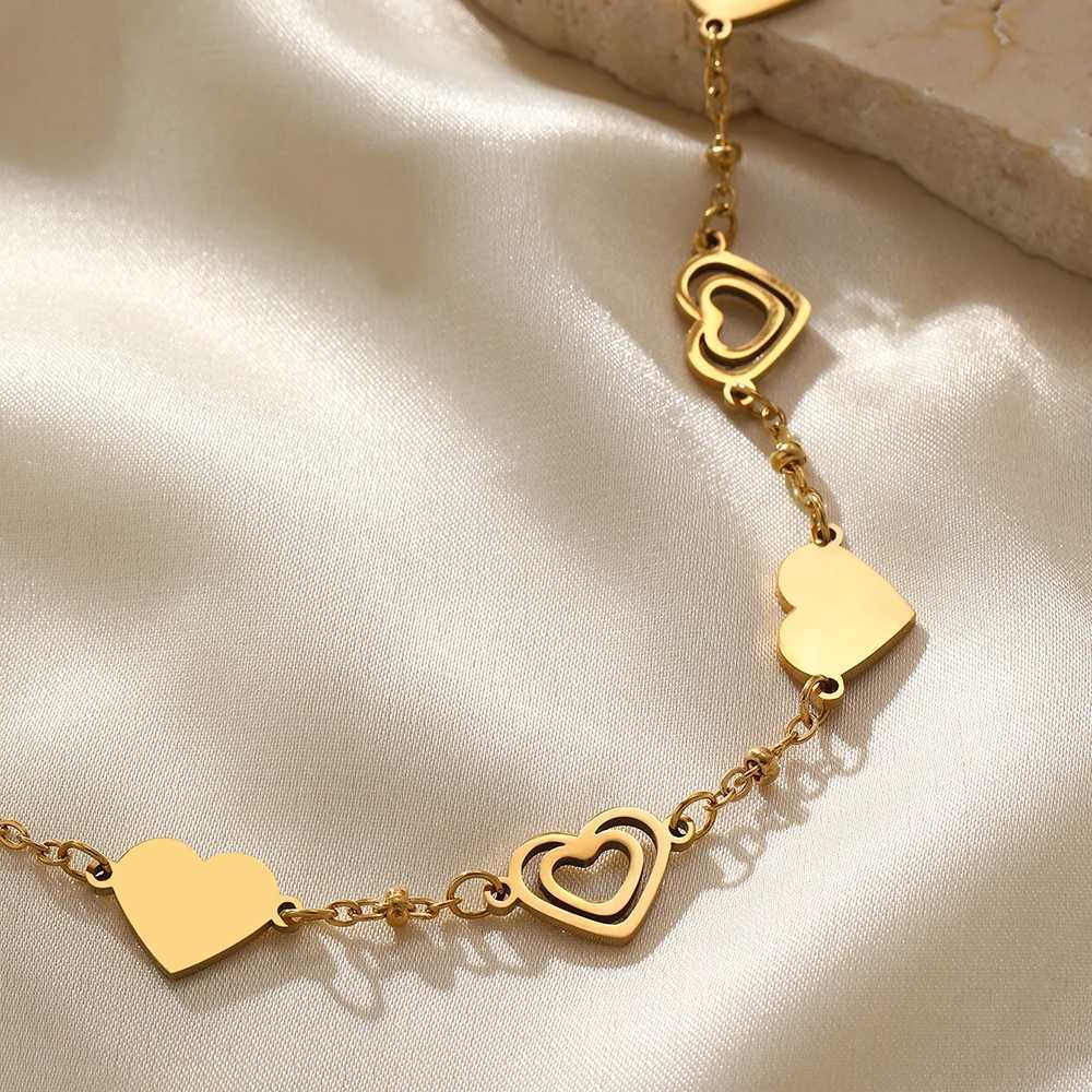 Stainless Steel Bracelets Fresh Double Heart Design Openwork Carving Noble Bracelets For Women Jewelry Luxuries Banquet Gifts XJ250707
