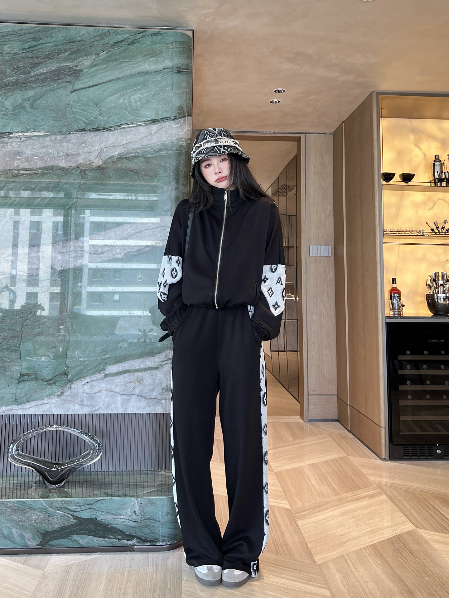 Fashionable Casual Sweatshirt Suiew Emed Hooded Jacket Plus Jogging Trousers Zipper Decoration Fashionable Fashion Sports Suit