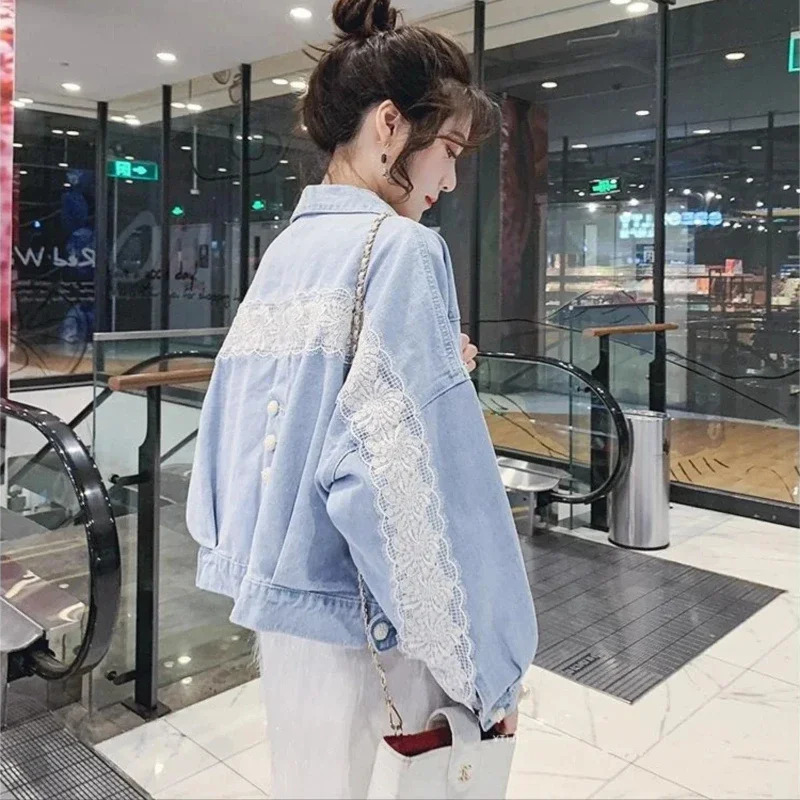 Small Cowboy Coat Woman Short Loose Denim Jacket for Women Crop Long Sleeve in Promotion Vintage Demi-season Streetwear 250609