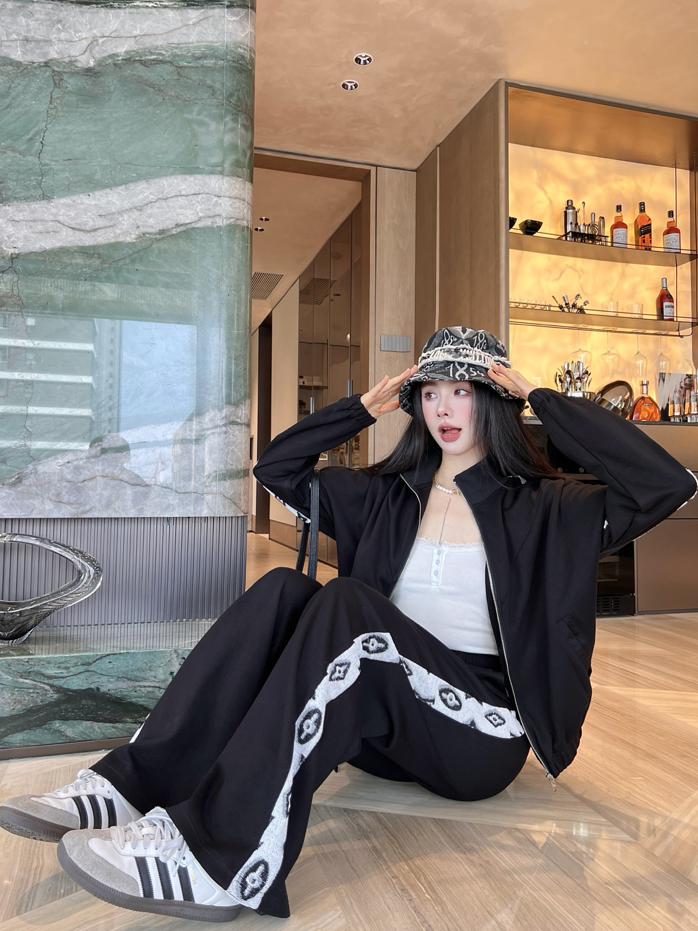 Fashionable Casual Sweatshirt Suiew Emed Hooded Jacket Plus Jogging Trousers Zipper Decoration Fashionable Fashion Sports Suit