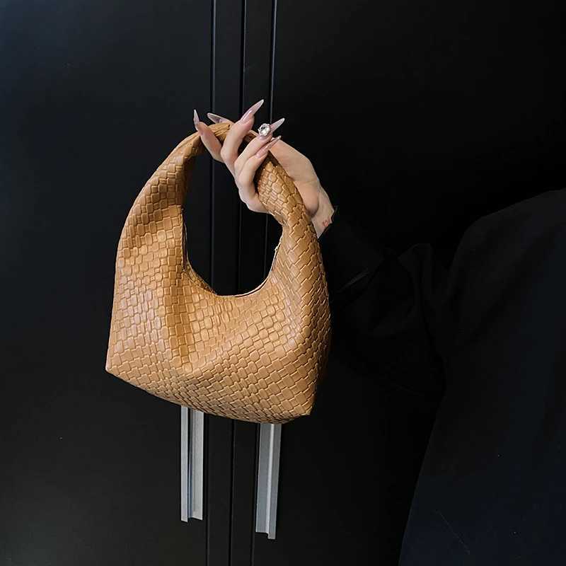2020 Soft Shoulder Bag Fi Woven Hobo Bag Large Capacity Leather Tote Handbag Sahel Bag Wen Cmuting Bag Y250725