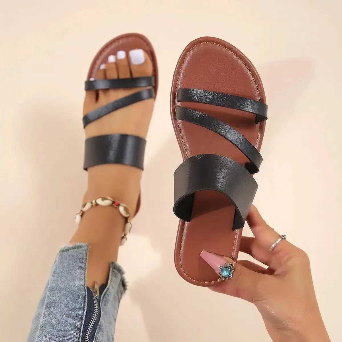Summer New Women Slippers Flat Bottom N-slip Outdoor Open Toe Beach Female Sandals Fi Design Slides Woman ShoesXJ250610