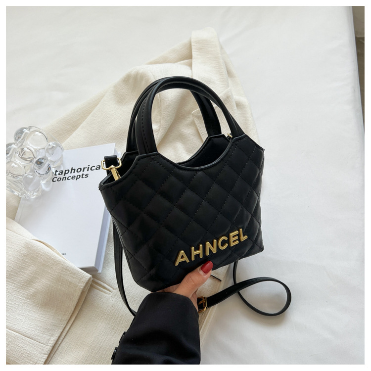 Free shipping 2025 new designer Shoulder bags for womans ladies flap lady fashion casual square Diamond grid bucket bag handbag women crossbody Undera