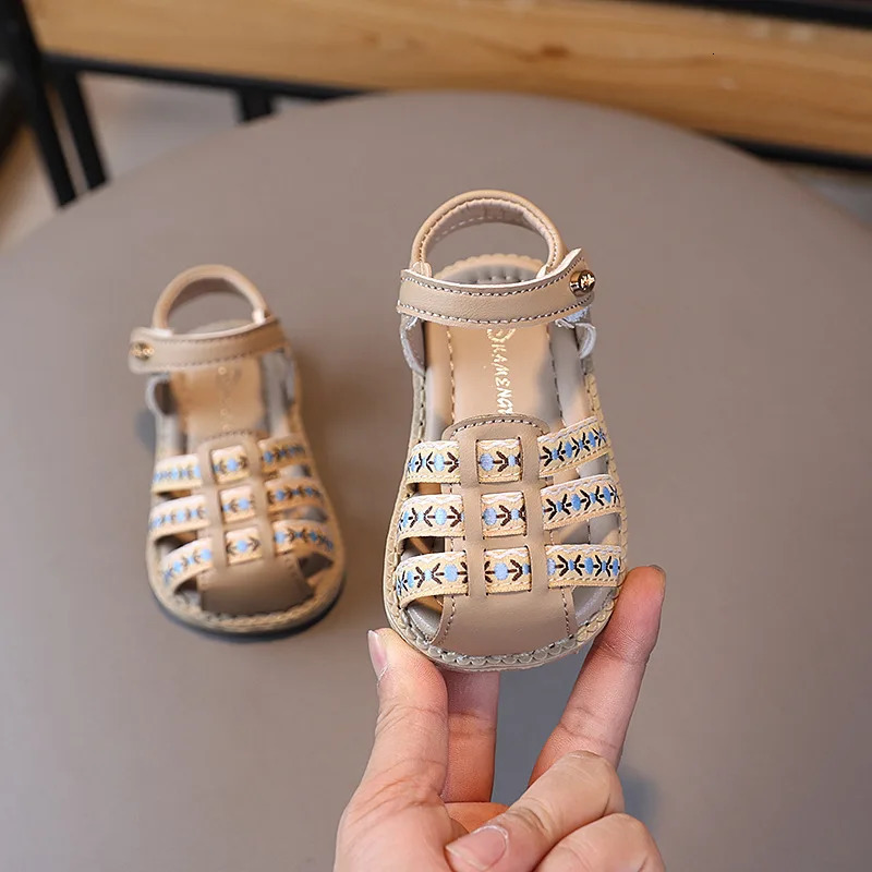 Baby Girl Sandals Summer Infant Outwear Beach Shoes For Girl Princess Sandals Soft PU Leather Close-toed Sandals 250611