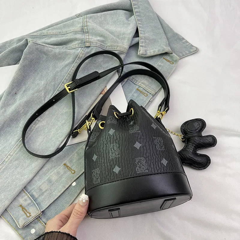 Designer Shoulder Handbag Purse Vintage Pattern Women's Crossbody High Quality Leather Bucket Brown Large Capacity Tramp Bag 10A