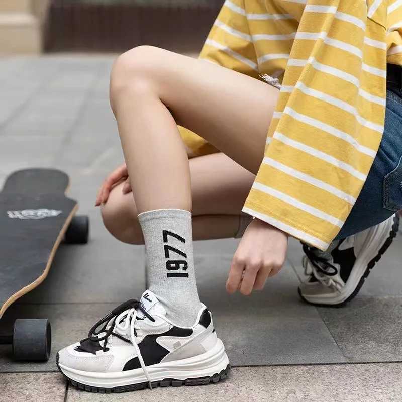 4 Pairs Hip Hop Socks Men Women Cotton Skateboard Socks Fashion Alphabet Gift Couple Casual Breathable Sports Luxury Socks 38-45 Z250610