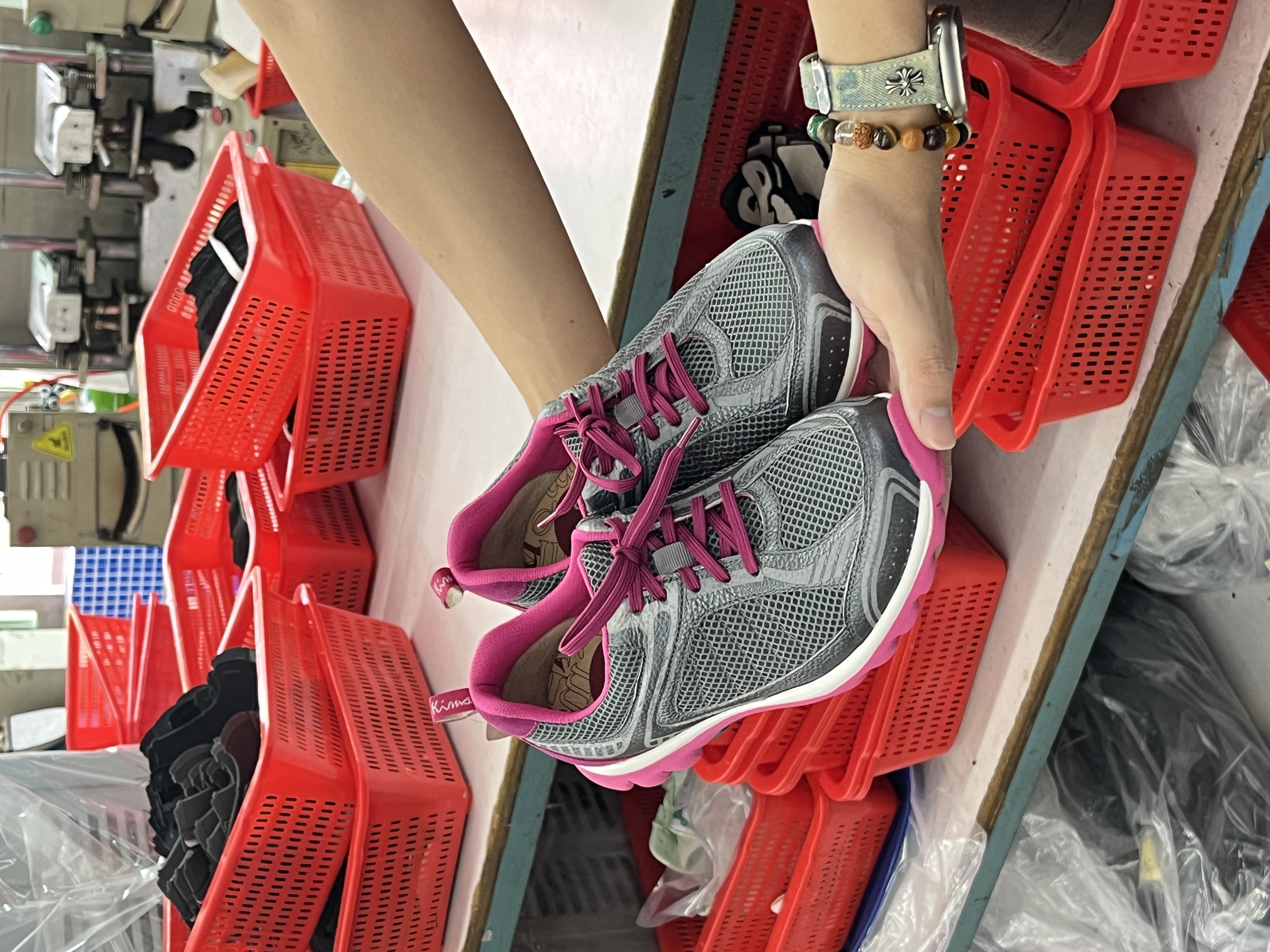 Women's Lightweight Breathable Running Shoes with Pink Accents - grey & Pink Okimoz
