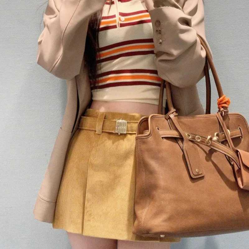 Vintage Genuine Leather Tote Bag Large Capacity Commuter Reliable Shoulder Handbag for Women Fancy Carry Ladies Bag B250618