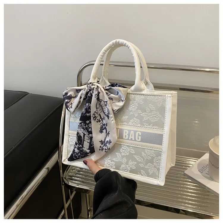 Tote bag Shoulder Beach Designer 2025 Classic 3 Womens Polyester Letter Black White Stripe Bag Handbag Casual