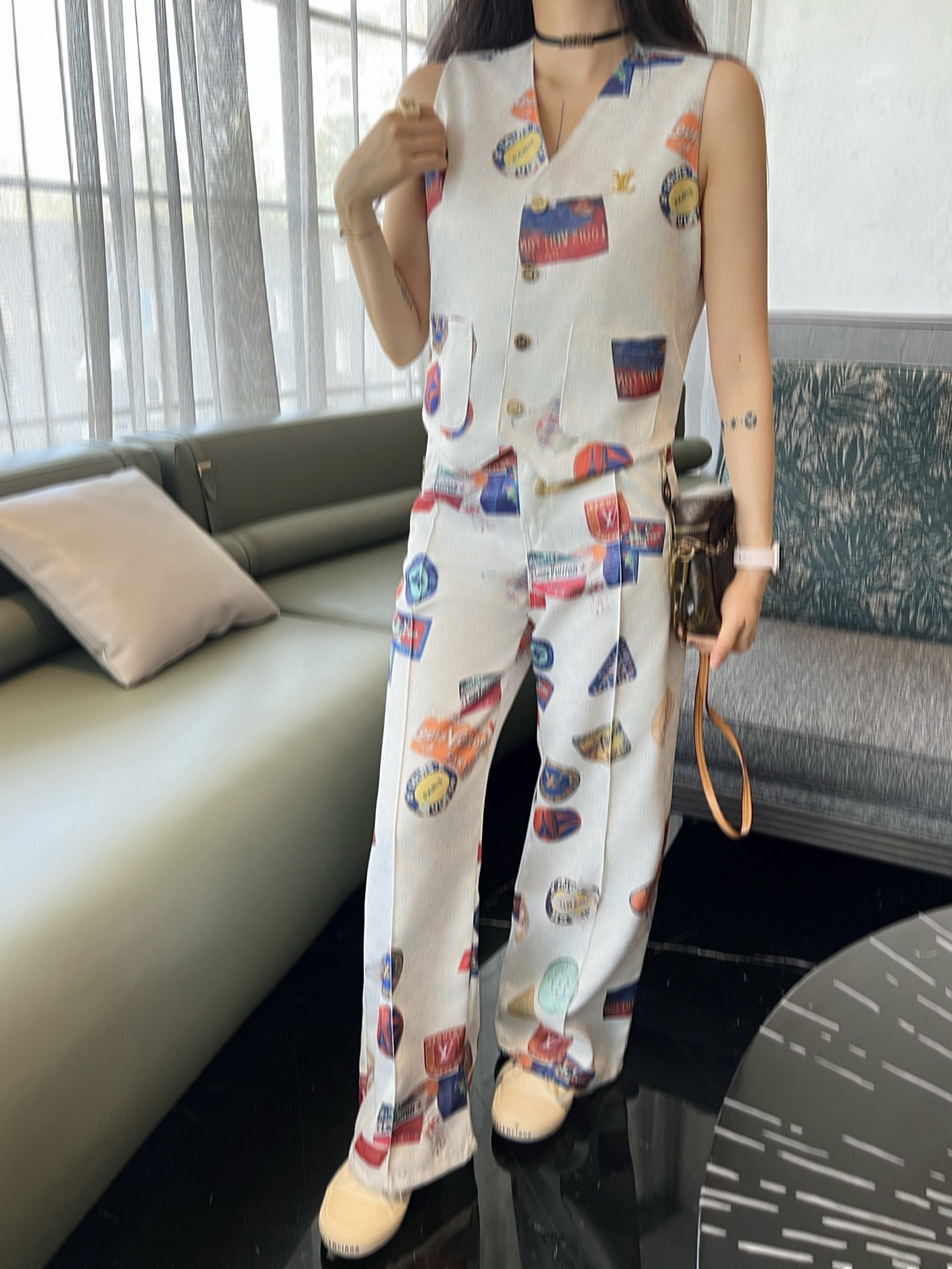 Designer Ladies' Fashion Leisure Glossy Texture With Seal Pattern Vest Top Long Trousers Set, Elegant And Relaxed Beauty.