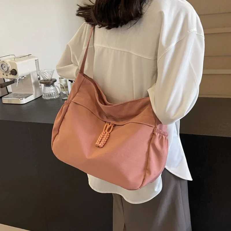 Nylon Hobos Crossbody Bags Solid Casual Zipper Womens Bags 2025 Fashion High Capacity Solid Color Single Totes Shoulder Bag XJ250610