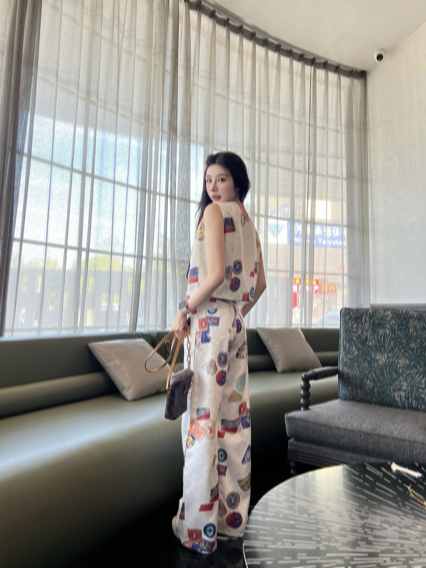 Designer Ladies' Fashion Leisure Glossy Texture With Seal Pattern Vest Top Long Trousers Set, Elegant And Relaxed Beauty.