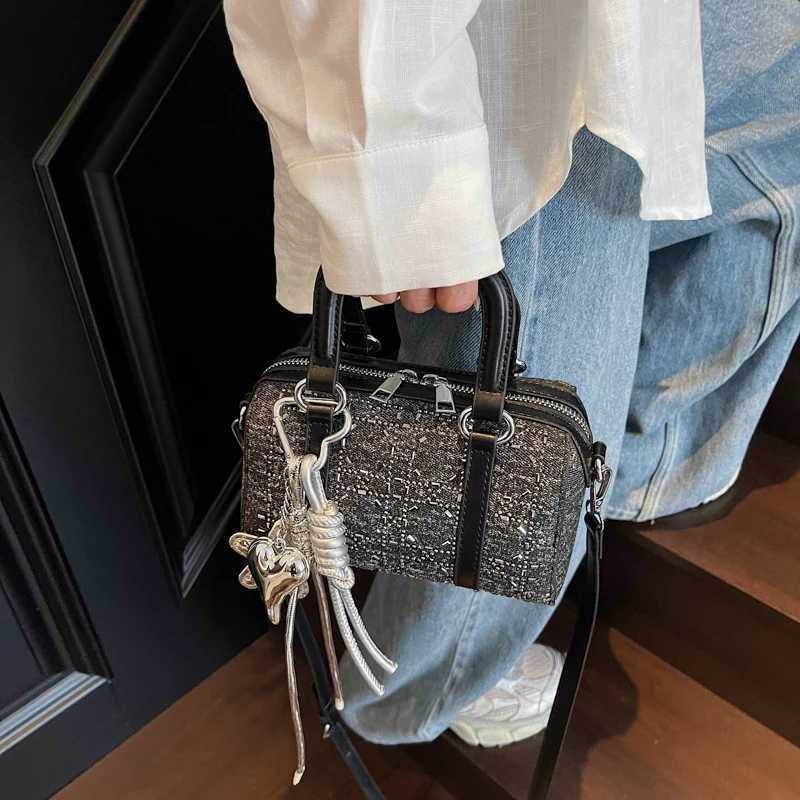 Korean version simple and versatile hand-held bowling bag 2025 new fashionable bow denim shoulder bag temperament womens bag XJ250610