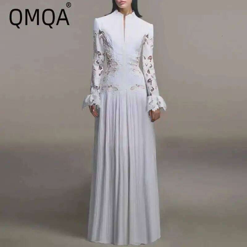QMQA Fashion Women's Dress Niche Design Hollowed Out Lace Splice Flare Sleeve High Waist Elegant Maxi Dresses 2025 New QM326