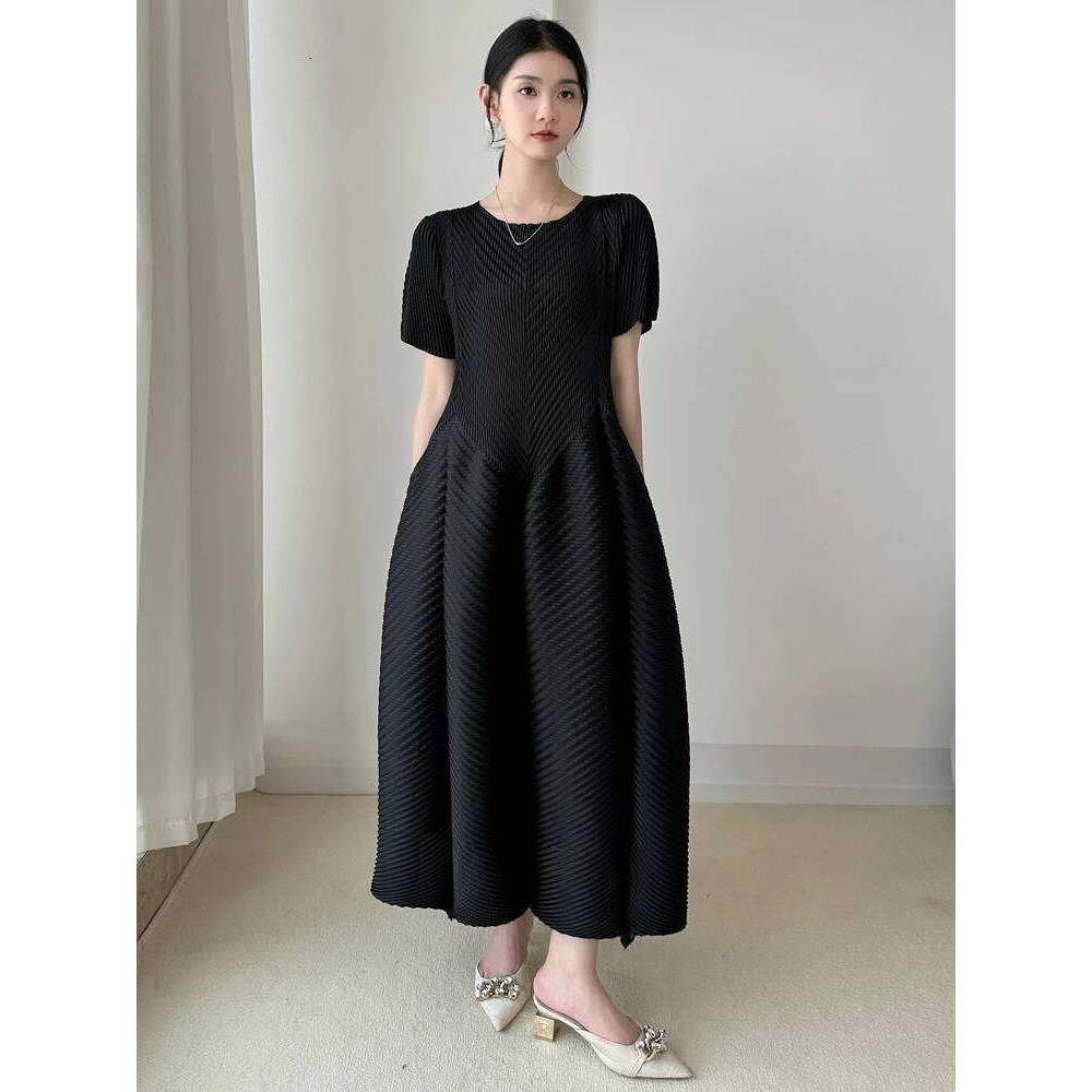 LANMREM High End Purple Pleated Women's Dress 2025 New Round Neck Short Sleeved Spliced Design Ball Gown Summer Dresses 2DB3489