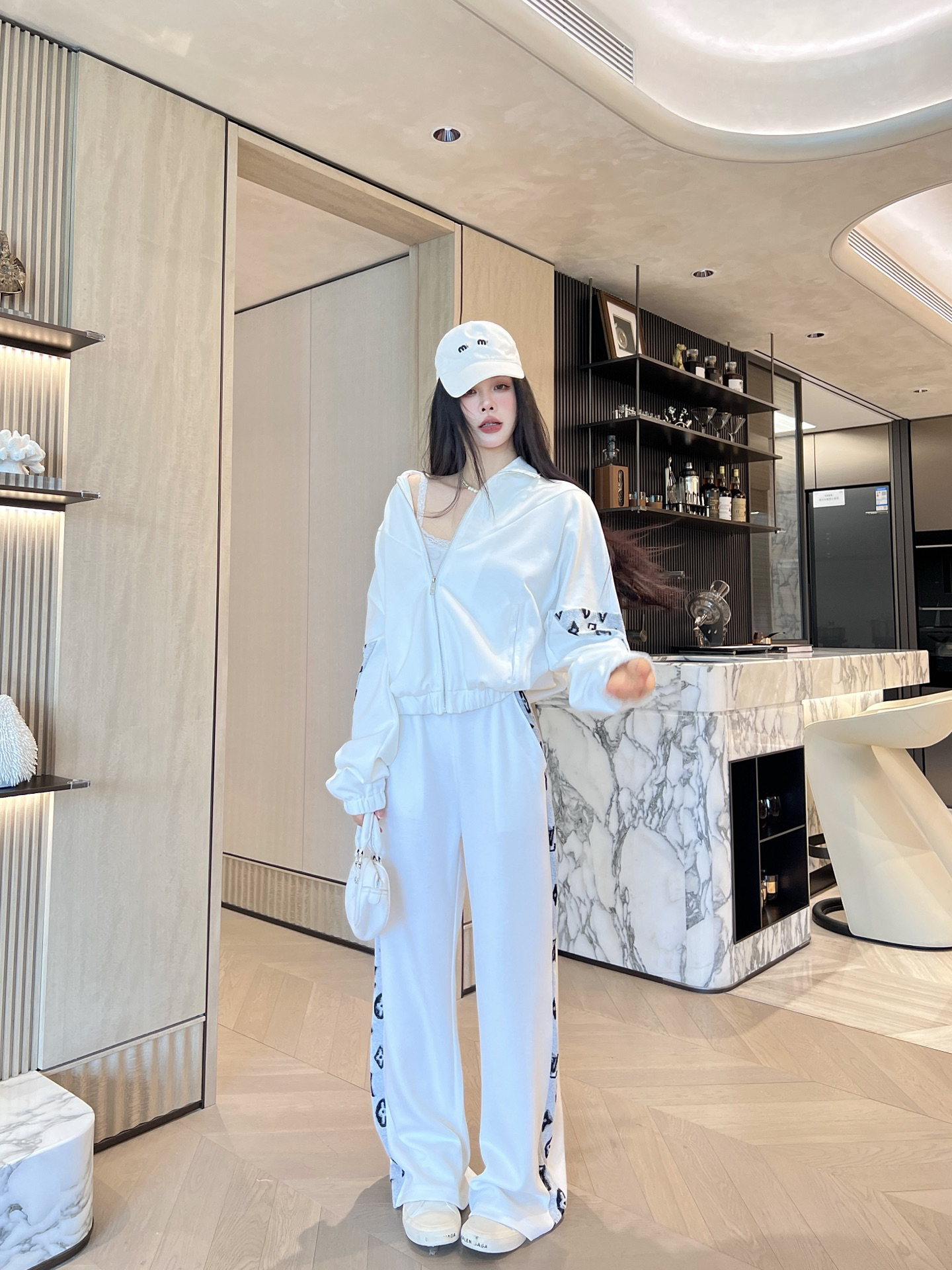 Fashionable Casual Sweatshirt Suiew Emed Hooded Jacket Plus Jogging Trousers Zipper Decoration Fashionable Fashion Sports Suit