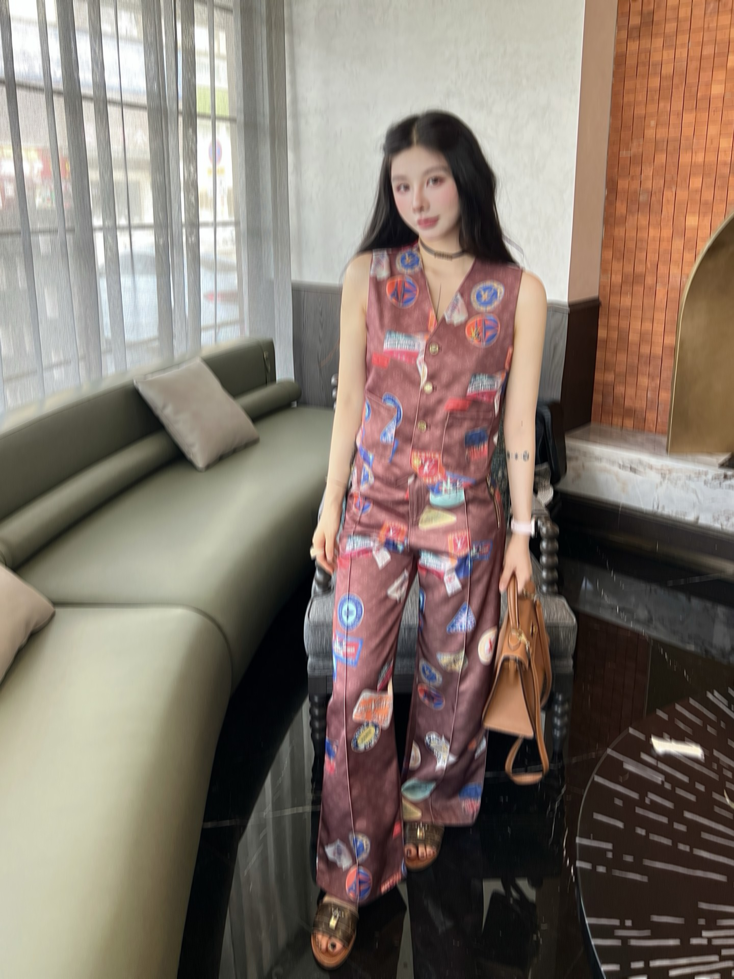 Designer Ladies' Fashion Leisure Glossy Texture With Seal Pattern Vest Top Long Trousers Set, Elegant And Relaxed Beauty.