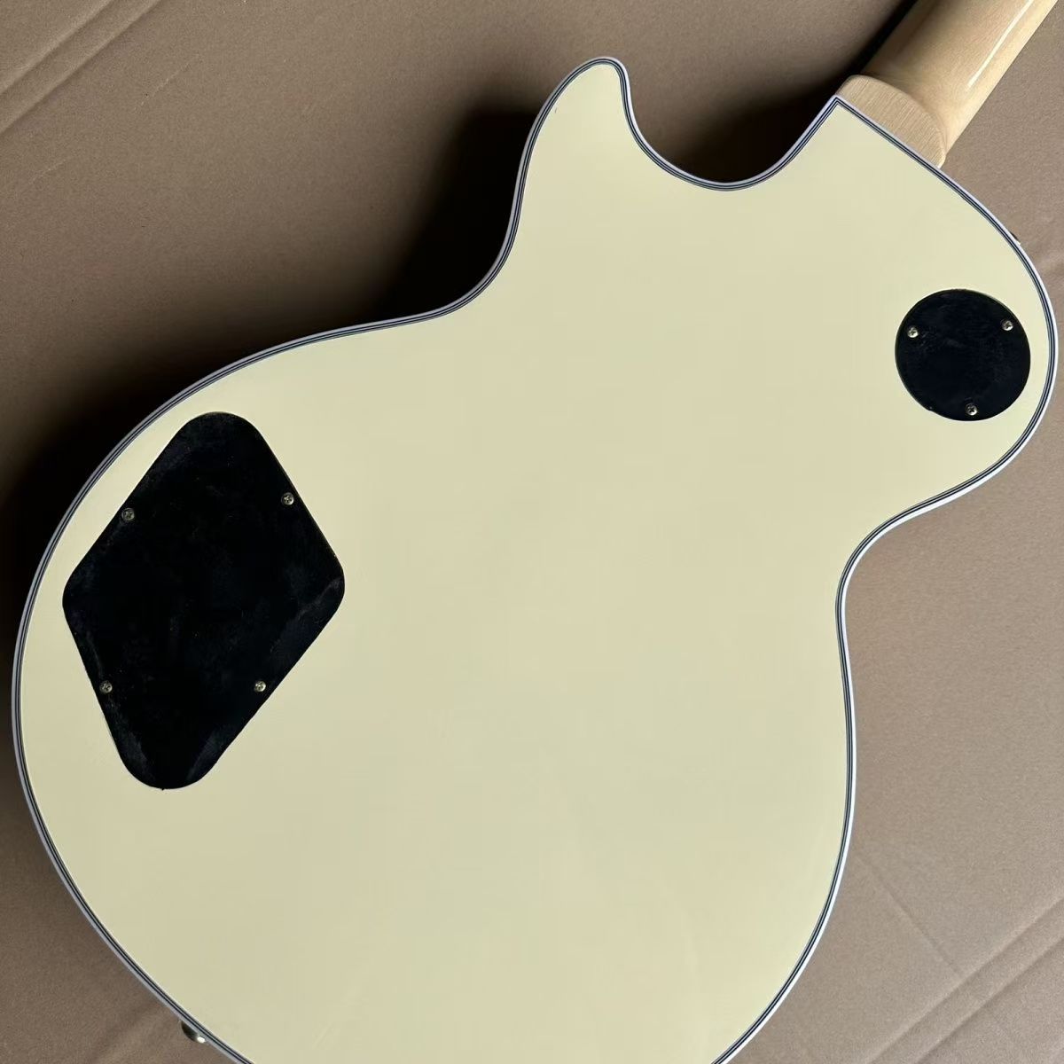 Men's and Womens Unisex American Style Electric Guitar by Zakker with Superior Audio