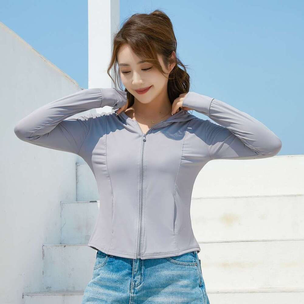 Designer Clothing 2025 Selected Celebrity Style Slim Fit Jacket UV Coat Summer Breathable 2025 New Women's Sun Protection Clothing
