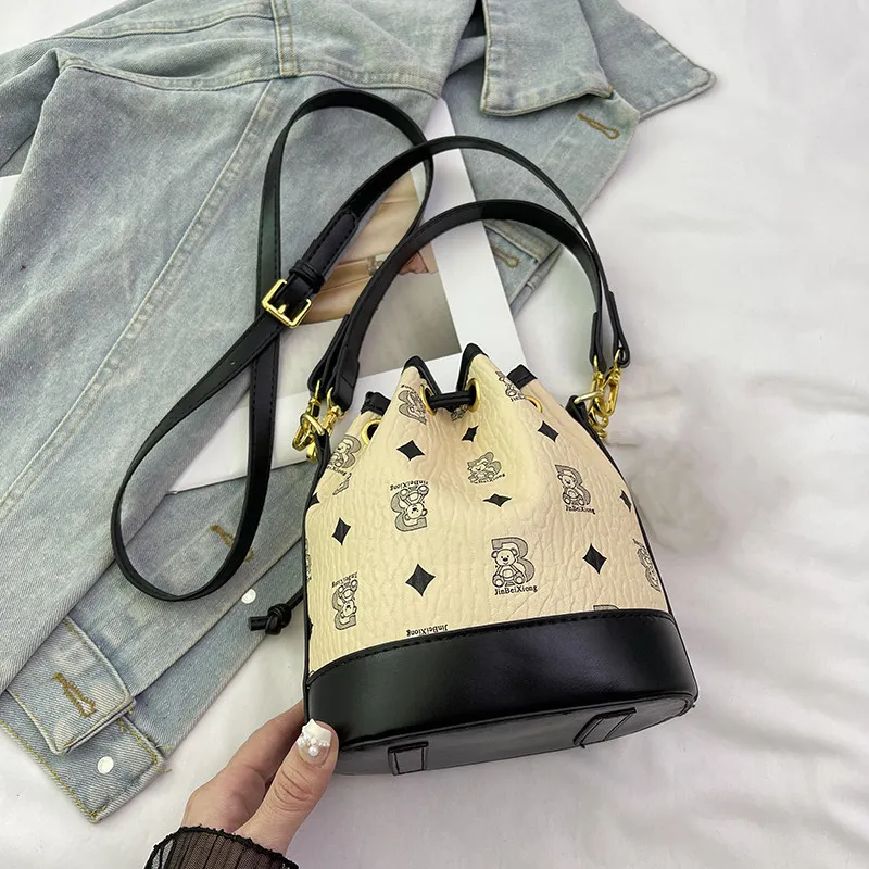 Designer Shoulder Handbag Purse Vintage Pattern Women's Crossbody High Quality Leather Bucket Brown Large Capacity Tramp Bag 10A