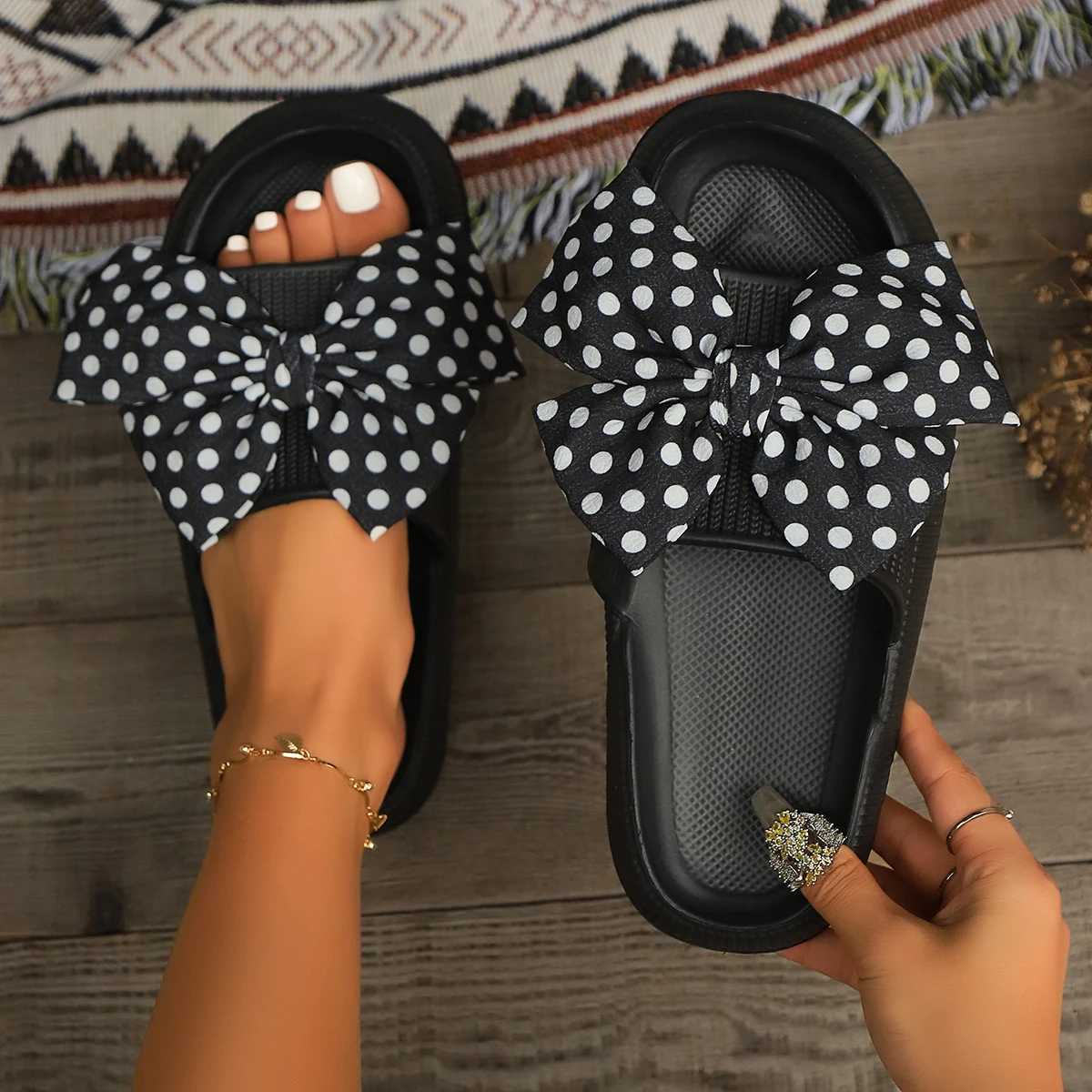 Classic Polka Dot Bow Womens Slippers Beach Vai Shopping Walking Home Use Simple Versatile Flat Multiple Colors Sandals XJ250610
