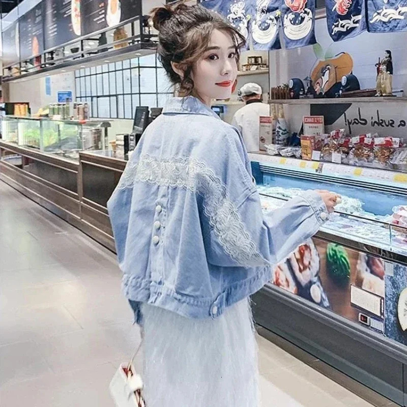 Small Cowboy Coat Woman Short Loose Denim Jacket for Women Crop Long Sleeve in Promotion Vintage Demi-season Streetwear 250609