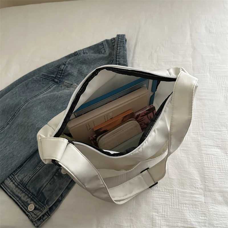 Large-capacity Bags Womens 2025 Spring New Niche Commuting Tote Bags College Student Class Single-shoulder Bag Crossbody Bags XJ250610