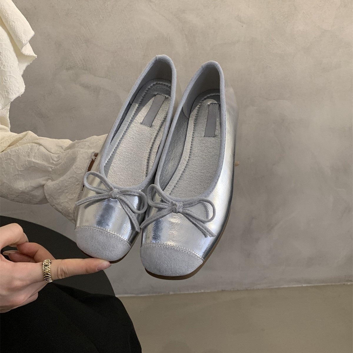 Round Toe Shallow Mouth Single Shoes for Women Spring and Autumn New Leather Ballet Fairy Style Gentle Slip-On Soft Flat Loafers ddmythur