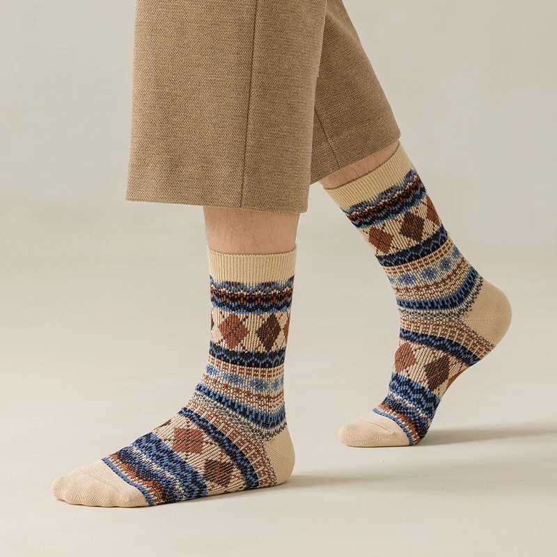 Mens Dress SocksCotton Crew SocksBreathable and sweat-absorbing Funky Colorful Pattern Crew Socks Z250610