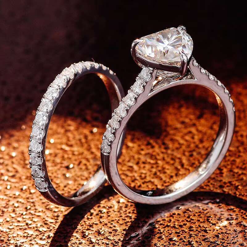 Minimalist 2ct Moissanite Heart Ring Paved Round Moissanite Band 925 Sterling Silver Heart Rings Wedding Couple Ring for Lovers