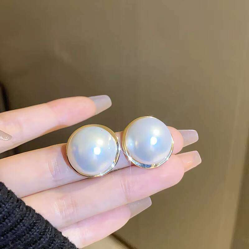 DHcollections Sier Needle Round Pearl French Vintage Simple Fashion Versatile Advanced Earrings Wholesale Female
