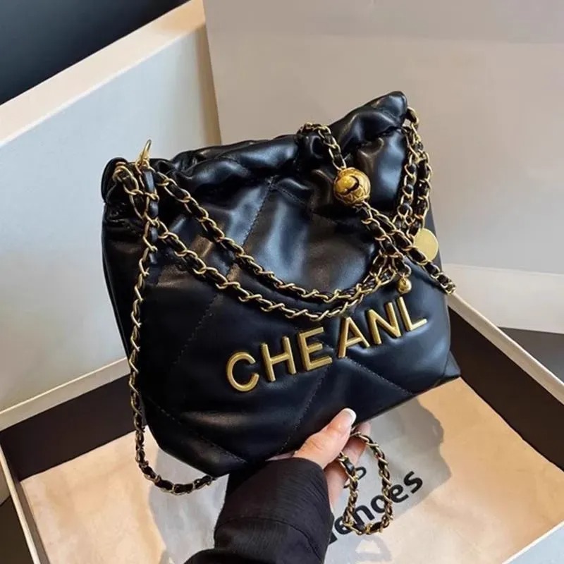 Designer bag fashionable luxury handbag shoulder bag new casual handbag fashionable luxury women's daily crossbody bag small hand-held wallet 007