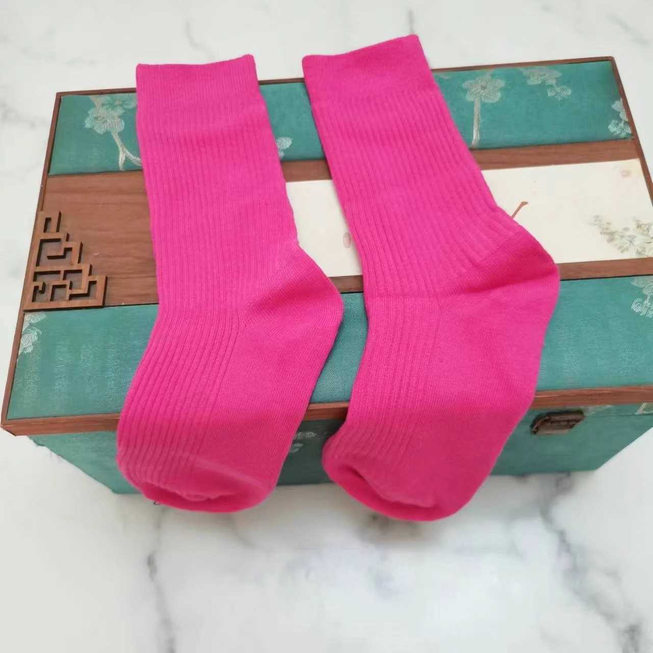 Harajuku Candy Color Men Crew Socks Street Wear Fluorescent Green Neon Yellow Sport Japanese Style Halloween Orange Pink Z250610