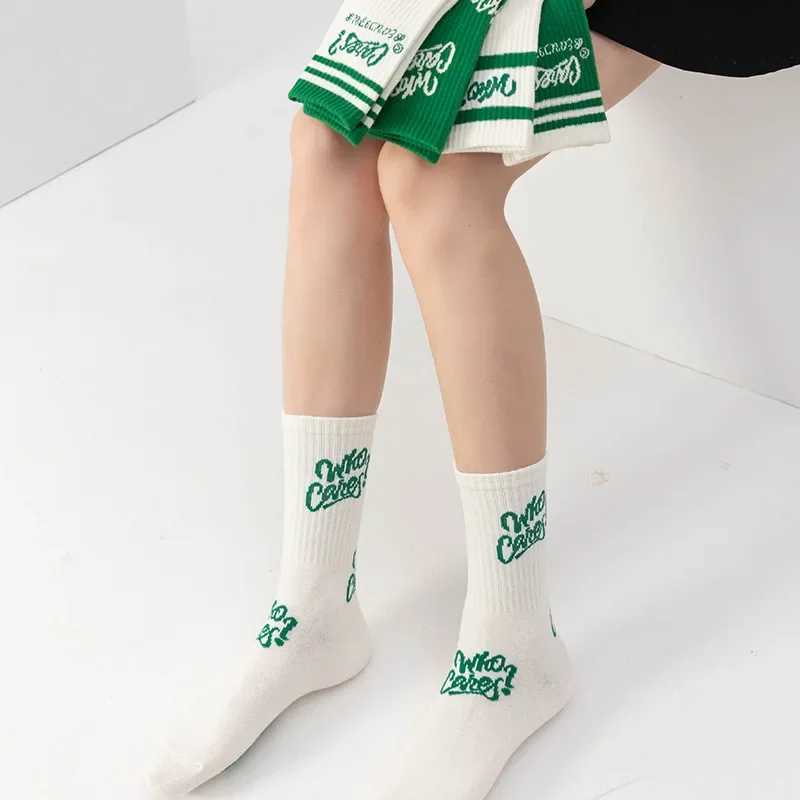 Cotton Japanese Mid-Tube Socks for Women Men New Green Socks Ins Trendy Autumn Winter Sports Socks Letter Striped Harajuku Socks Z250610
