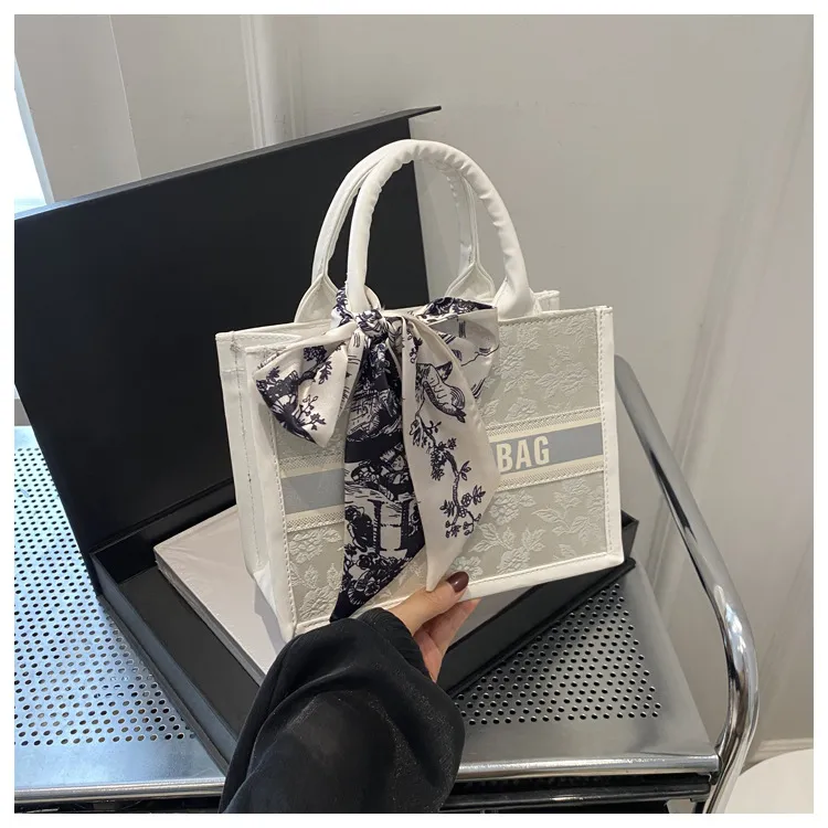Tote bag Shoulder Beach Designer 2025 Classic 3 Womens Polyester Letter Black White Stripe Bag Handbag Casual