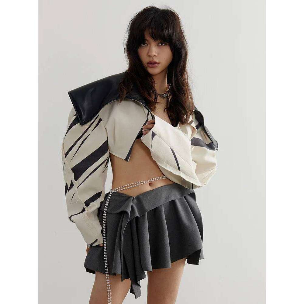 DEAT Fashion Women's Spliced Edge Contrasting Jackets Big Lapel Zipper Long Sleeve Short Coat Autumn 2025 New 1Df6153