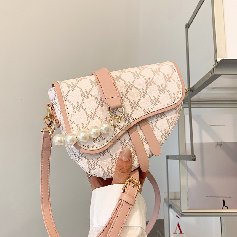 hot free shipping Cross Body bag for woman fashion Casual saddle handbag versatile classic shoulder bag black white pink khaki