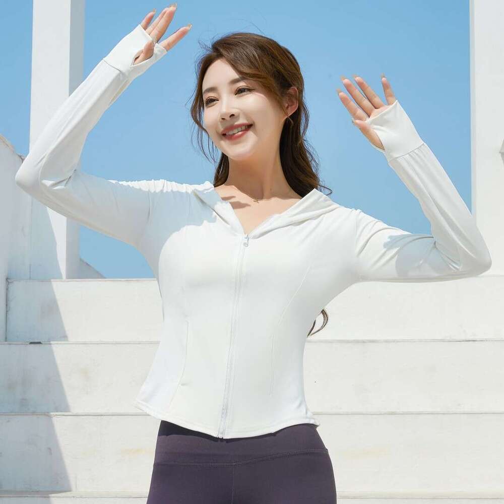 Designer Clothing 2025 Selected Celebrity Style Slim Fit Jacket UV Coat Summer Breathable 2025 New Women's Sun Protection Clothing