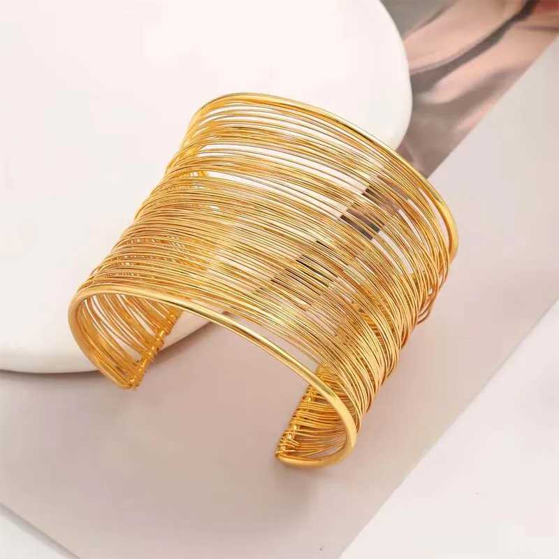 Vintage Gold Color Hyperbolic Layered Wide Wire Bracelet Cuff Bangle for Women Exaggerated Metal Wrist Wrap Bangle Jewelry Gift XJ250707