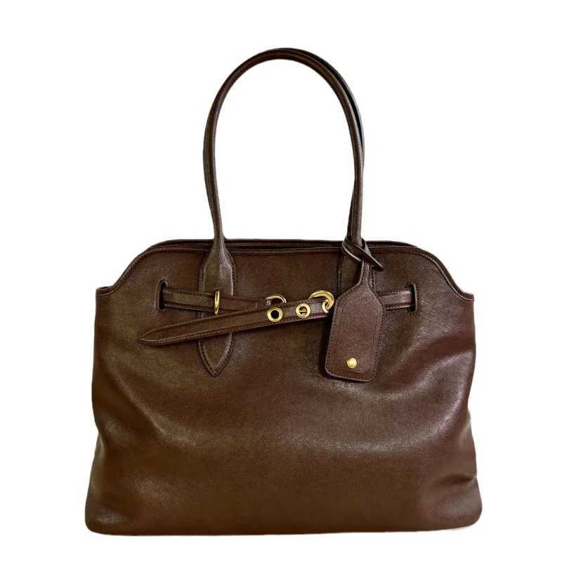 Vintage Genuine Leather Tote Bag Large Capacity Commuter Reliable Shoulder Handbag for Women Fancy Carry Ladies Bag B250618