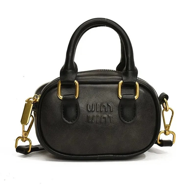 Designer bag 2025 new fashionable luxury shoulder bag luxury bag crossbody bag classic handbag bowling crossbody bag fashionable women's bag 05