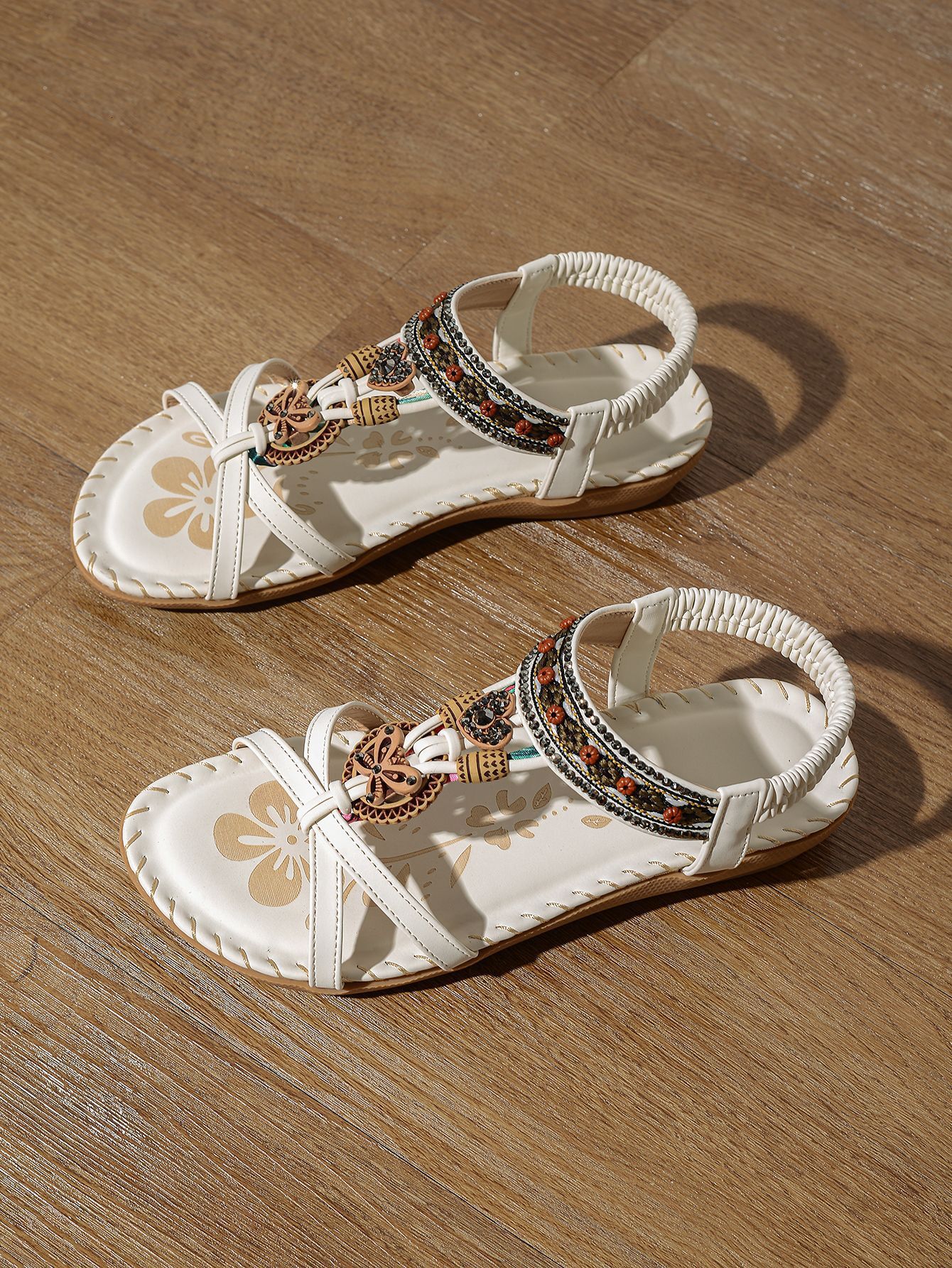 Bohemian Spring New Plus Size Flat Flower Rhinestone sandal Open Toe Outdoor Beach Sandals Ddmysaturn