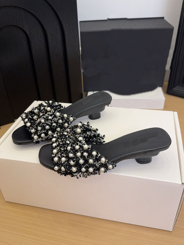 Top quality classic leather mid heeled sandals for women, open toed round toe slippers, beach shoes, women's slippers 34-41