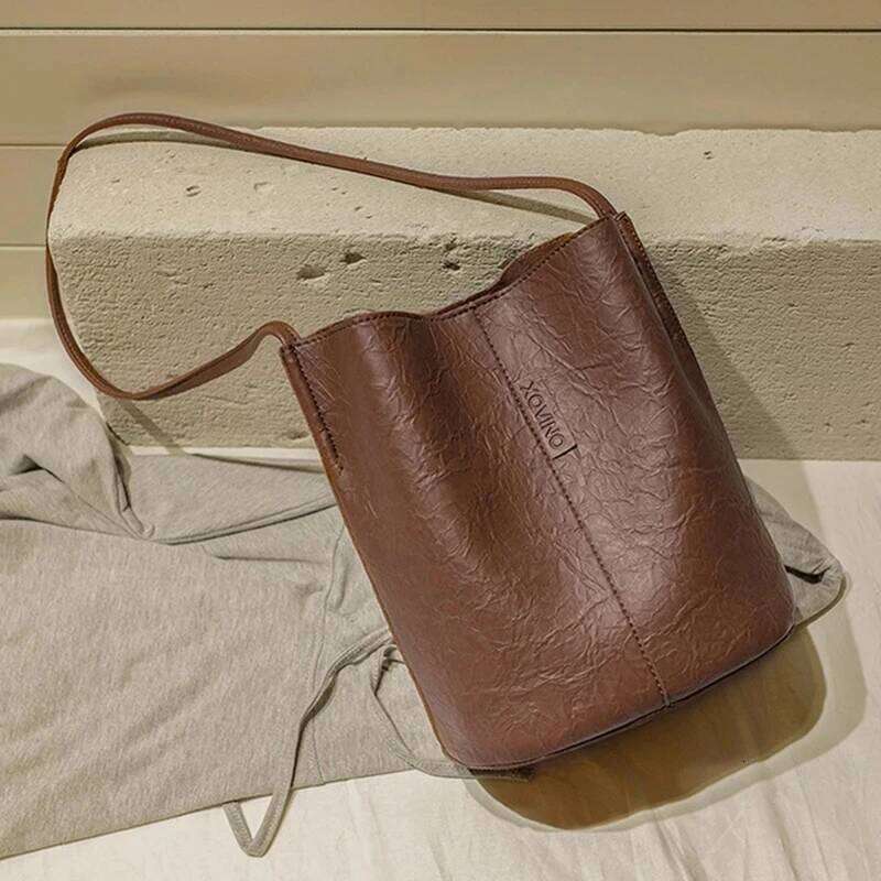 New Tide Solid Oil PU Material Small Fairy Bucket Casual Wild Single Shoulder Ladies Crossbody Messenger Bag