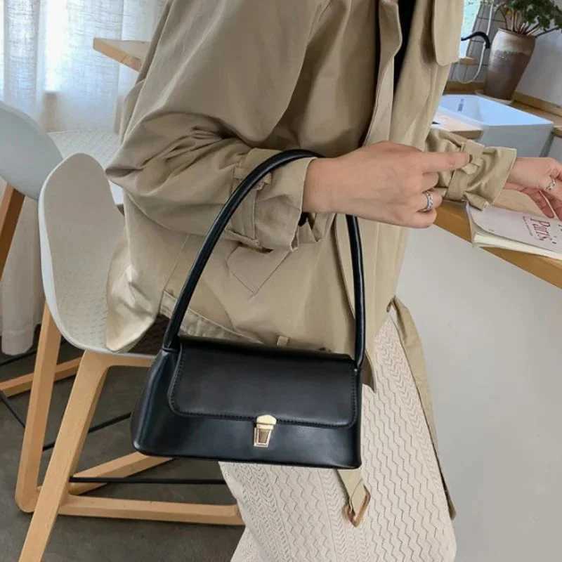 Womens Shoulder Bag Fashion Retro Simple Solid Color Handbag Vintage Underarm Bag PU Material Flap Bag XJ250610