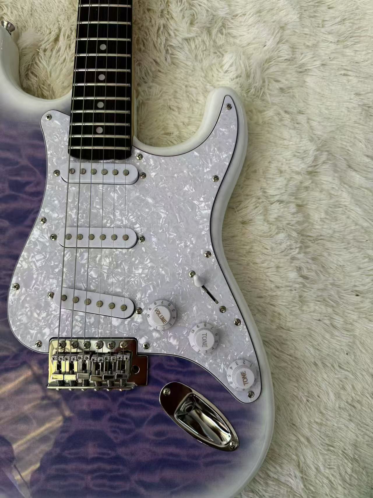 Elegant Beginner's Single Neck Electric Guitar with Marine Theme