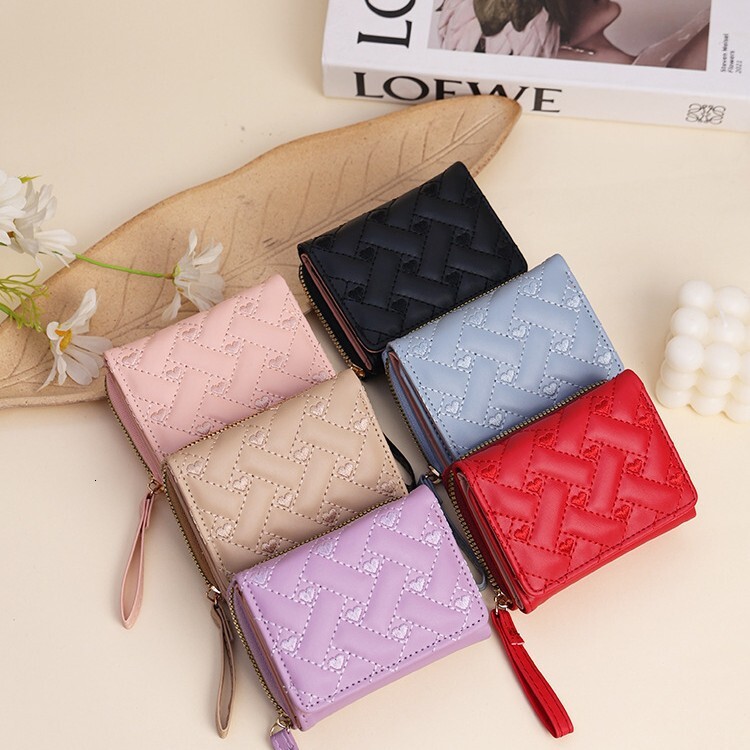 2025 New Designer Wallet Women's Short Wallet Simple Fashion Embroidery Buckle Business Card Clip Wallet Wallet Luxury Wallet
